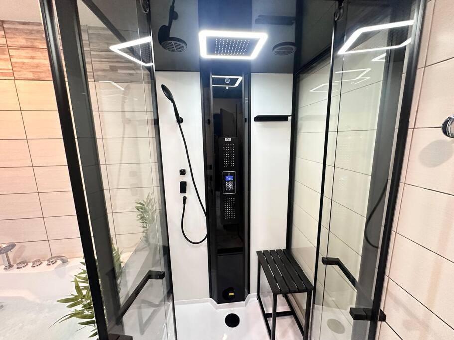 E Servagnat T3 Luxe Avec Sauna Jacuzzi Et Hammam Epernay Luaran gambar
